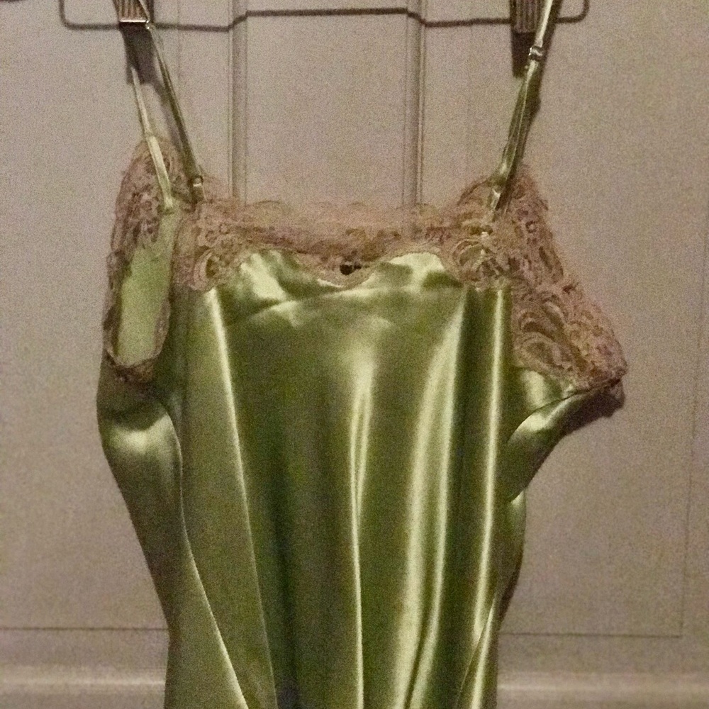 Silk camisole and thong - Picture 3 of 6